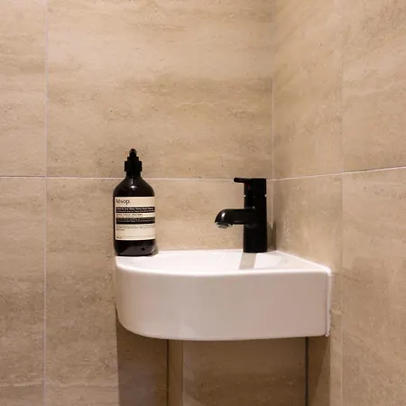 Refined With Balcony - 2p - Saint Lazare Apartamento *